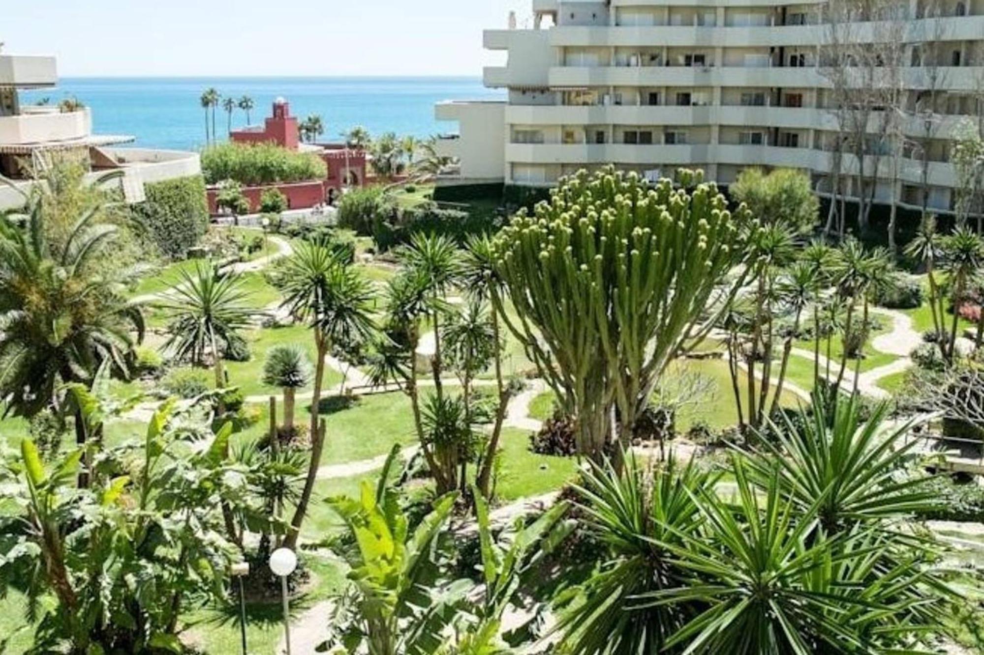 Large Terrace Sea & Mountain Benalbeach *