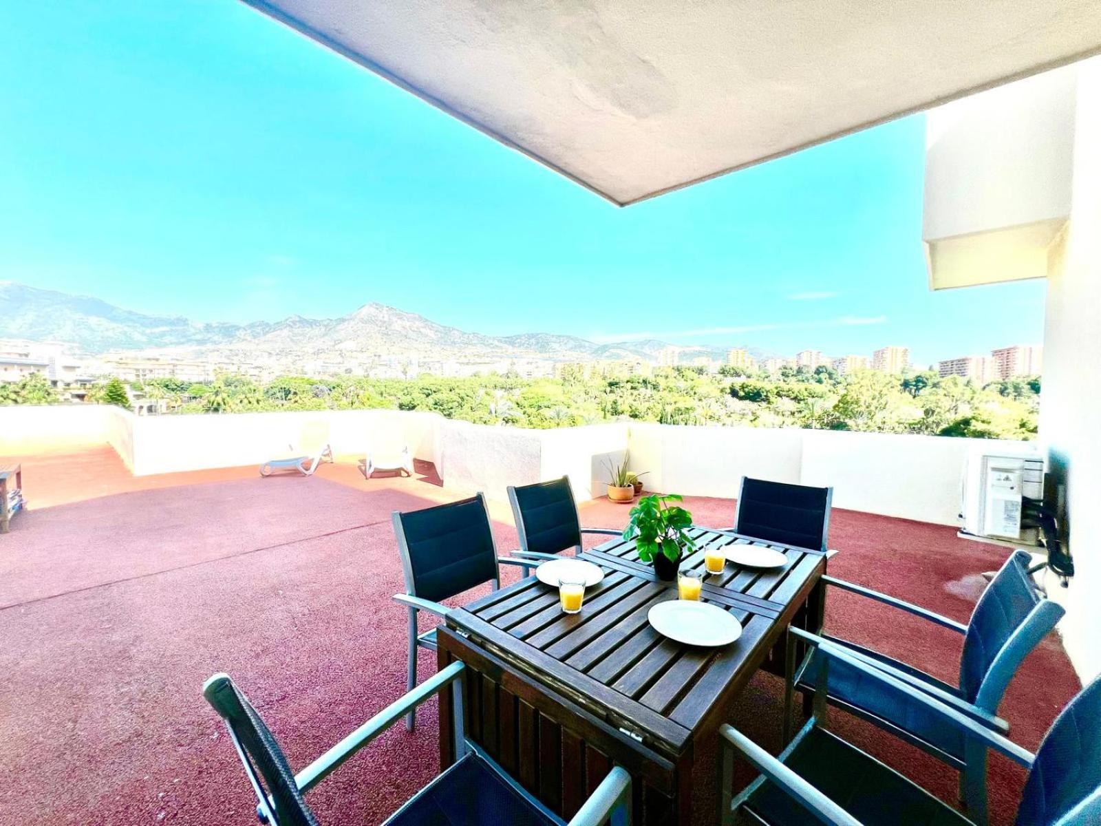 Large Terrace Sea & Mountain Benalbeach Apartment Benalmádena